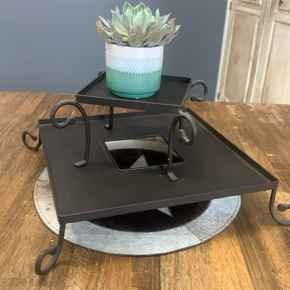 Versatile decorative stand